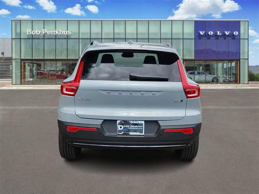 2026 Volvo XC40 B5 Plus