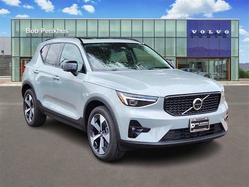 2026 Volvo XC40 B5 Plus