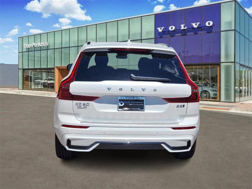 2026 Volvo XC60 B5 Plus