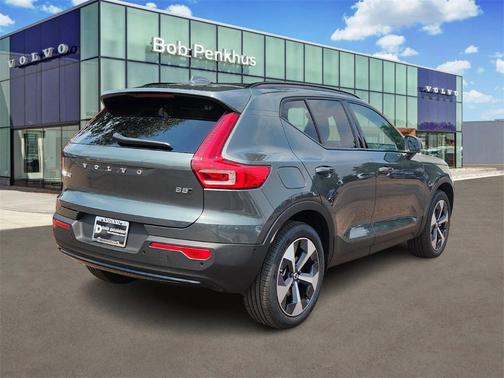 2026 Volvo XC40 B5 Plus