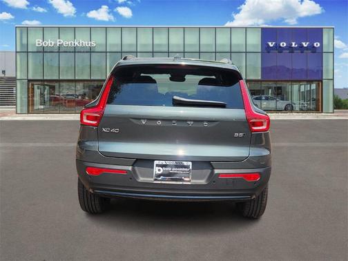 2026 Volvo XC40 B5 Plus