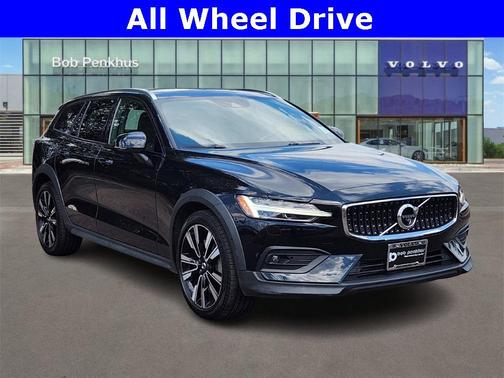 2022 Volvo V60 Cross Country T5