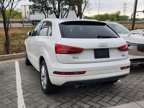 White 2018 Audi Q3 2.0T Premium Plus