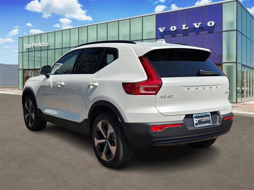 2026 Volvo XC40 B5 Plus