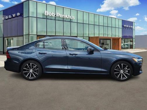 2024 Volvo S60 Recharge Plug-In Hybrid T8 Plus Dark Theme