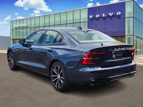 2024 Volvo S60 Recharge Plug-In Hybrid T8 Plus Dark Theme
