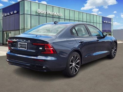 2024 Volvo S60 Recharge Plug-In Hybrid T8 Plus Dark Theme