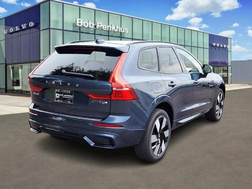 2025 Volvo XC60 Plug-In Hybrid T8 Plus