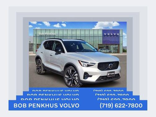 2023 Volvo XC40 B5 Plus Dark Theme