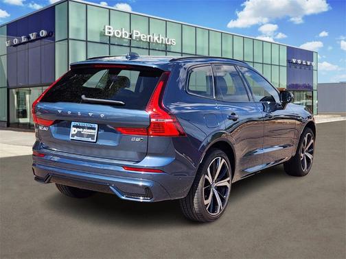 2025 Volvo XC60 B5 Ultra