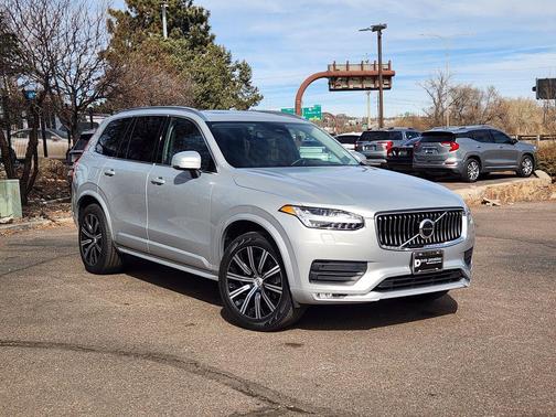 2023 Volvo XC90 B6 Core