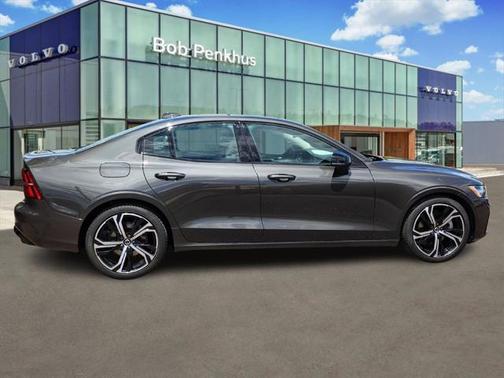 2025 Volvo S60 B5 Core