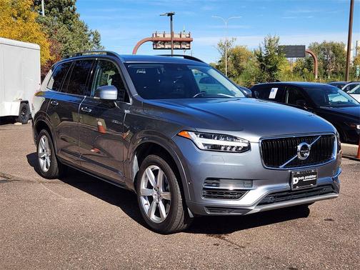 2016 Volvo XC90 Hybrid T8 Momentum