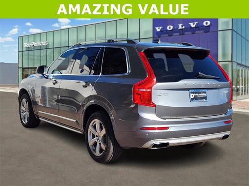 2016 Volvo XC90 Hybrid T8 Momentum