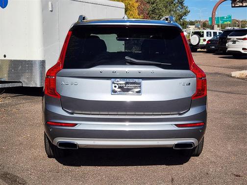 2016 Volvo XC90 Hybrid T8 Momentum