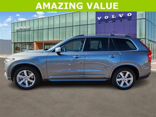 2016 Volvo XC90 Hybrid T8 Momentum