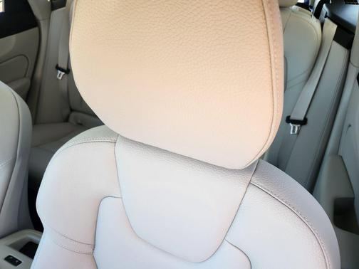 2025 Volvo XC60 Plug-In Hybrid Plus, T8 AWD Electric/Gasoline, Dark