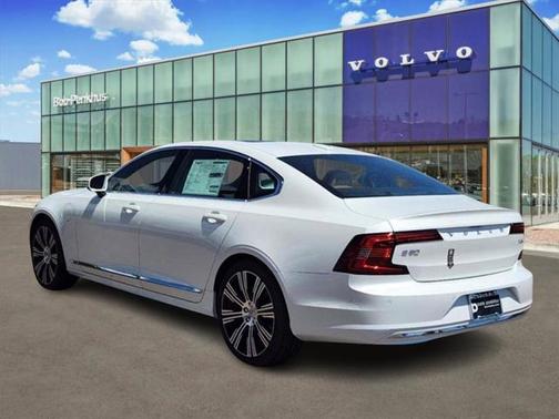 2025 Volvo S90 Plug-In Hybrid T8 Ultra