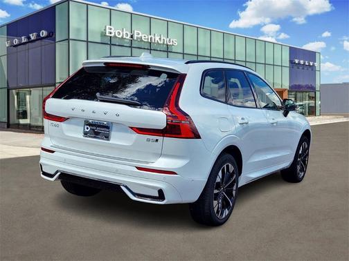 2026 Volvo XC60 B5 Plus