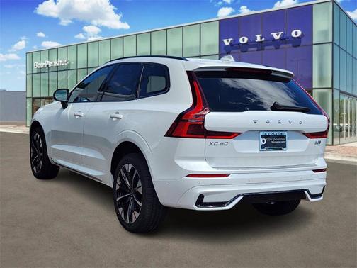 2026 Volvo XC60 B5 Plus