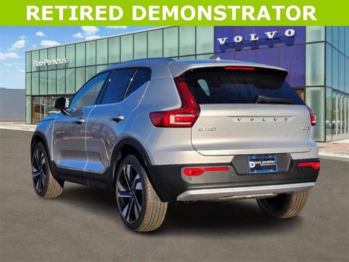 2025 Volvo XC40 B5 Plus Bright Theme
