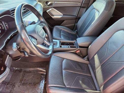 2024 Audi Q3 Premium 45 TFSI S line quattro Tiptronic