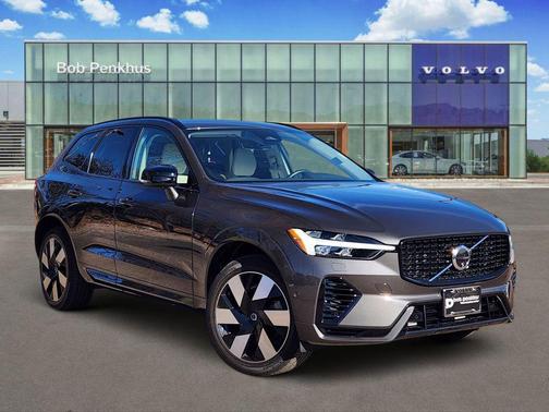 2024 Volvo XC60 Recharge Plug-In Hybrid T8 Plus Dark Theme