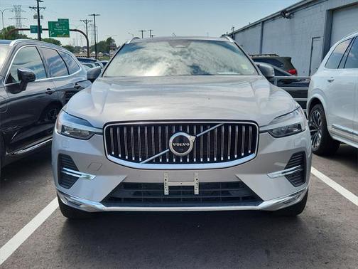 2022 Volvo XC60 B5 Inscription