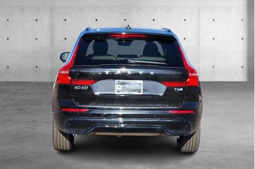 2025 Volvo XC60 Plug-In Hybrid T8 Plus