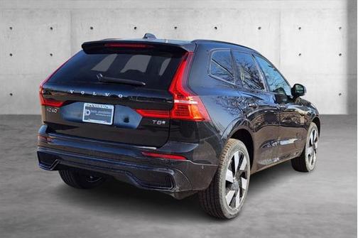 2025 Volvo XC60 Plug-In Hybrid T8 Plus