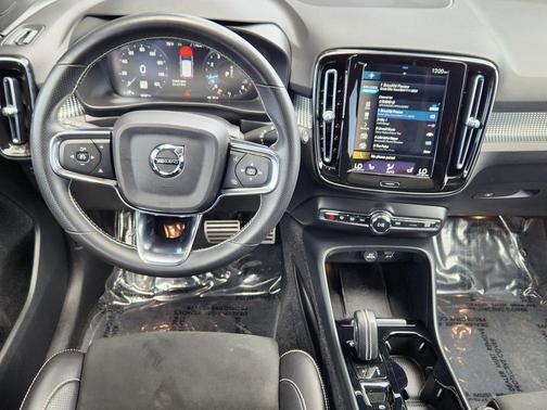 Black / Stone 2021 Volvo XC40 T5 R-Design