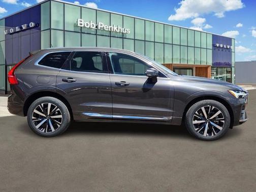 2022 Volvo XC60 Recharge Plug-In Hybrid T8 Inscription