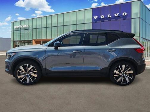 2022 Volvo XC40 Recharge Pure Electric P8 Twin Ultimate