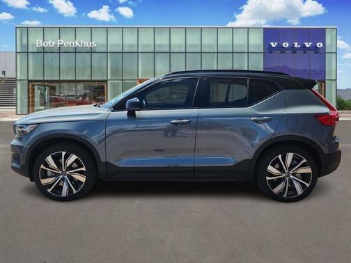 2022 Volvo XC40 Recharge Pure Electric P8 Twin Ultimate