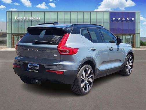2022 Volvo XC40 Recharge Pure Electric P8 Twin Ultimate
