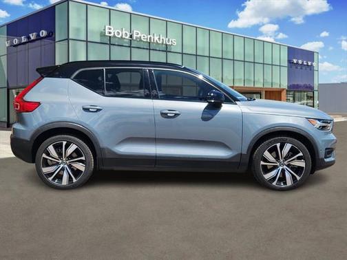 2022 Volvo XC40 Recharge Pure Electric P8 Twin Ultimate