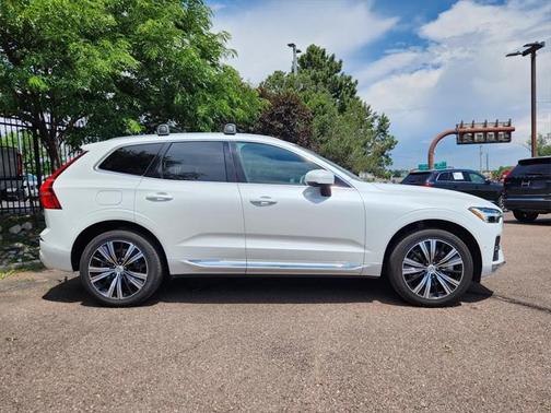 2022 Volvo XC60 B6 Inscription