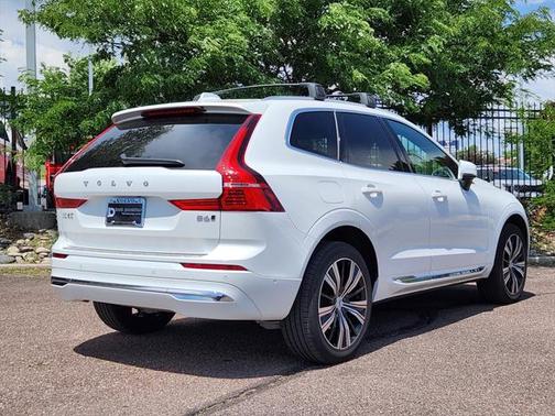 2022 Volvo XC60 B6 Inscription