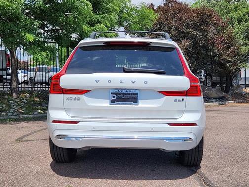 2022 Volvo XC60 B6 Inscription