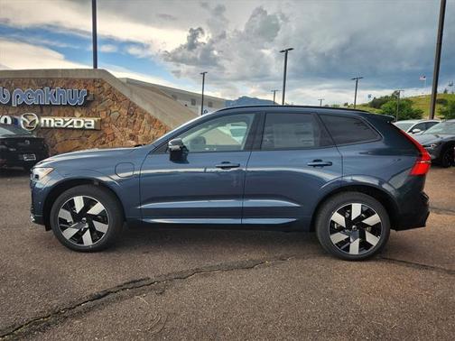 2025 Volvo XC60 Plug-In Hybrid T8 Plus