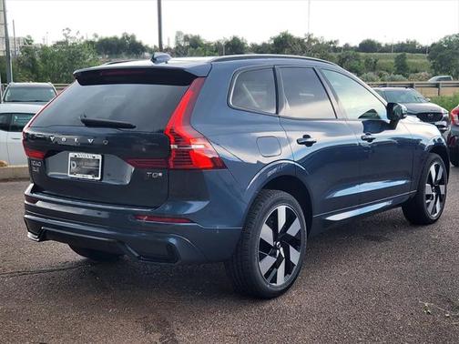 2025 Volvo XC60 Plug-In Hybrid T8 Plus