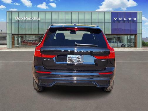 2025 Volvo XC60 B5 Plus