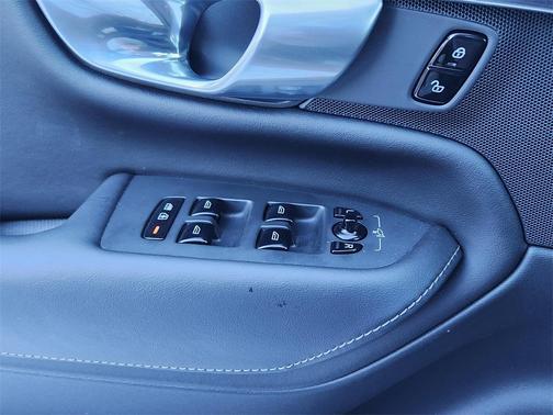 2025 Volvo XC90 Plug-In Hybrid T8 Ultra 7-Seater