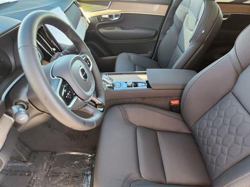 2026 Volvo XC90 Core, B5 AWD Gas (mild hybrid), Gasoline, Bright, 7 Seats