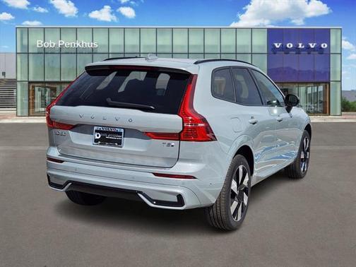 2025 Volvo XC60 Plug-In Hybrid T8 Plus