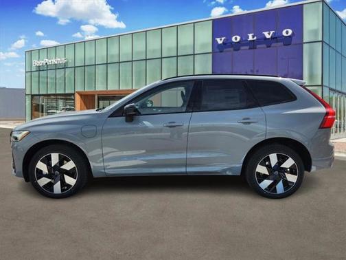 2025 Volvo XC60 Plug-In Hybrid T8 Plus