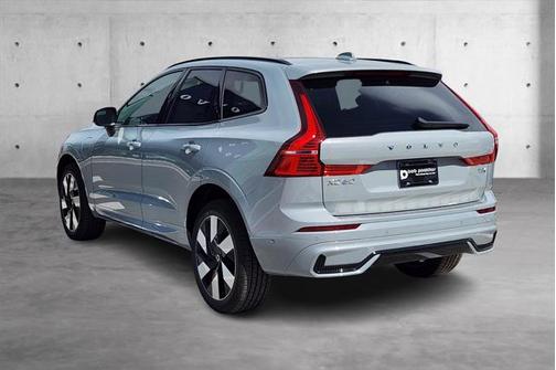 2025 Volvo XC60 Plug-In Hybrid T8 Plus