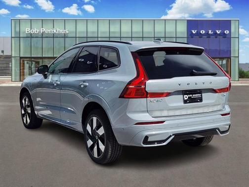 2025 Volvo XC60 Plug-In Hybrid T8 Plus