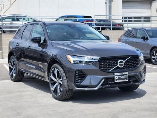 2024 Volvo XC60 Recharge Plug-In Hybrid T8 Ultimate Dark Theme
