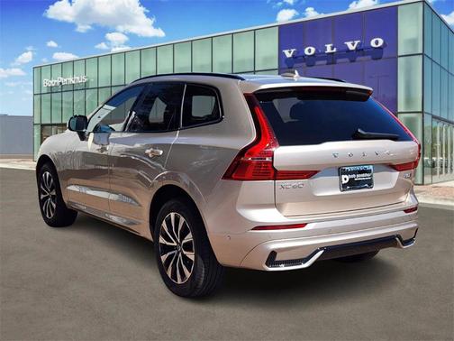 2025 Volvo XC60 B5 Plus